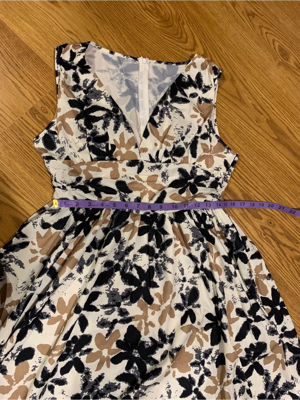 LAST ONE 🔥 Floral Print Deep V Neck Dress - Picture 13 of 16
